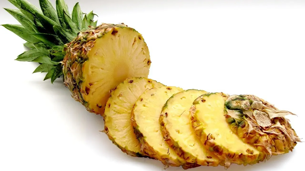 Pineapple Vodka Cocktails: 7 Bright, Tropical Drinks You Can Make Tonight