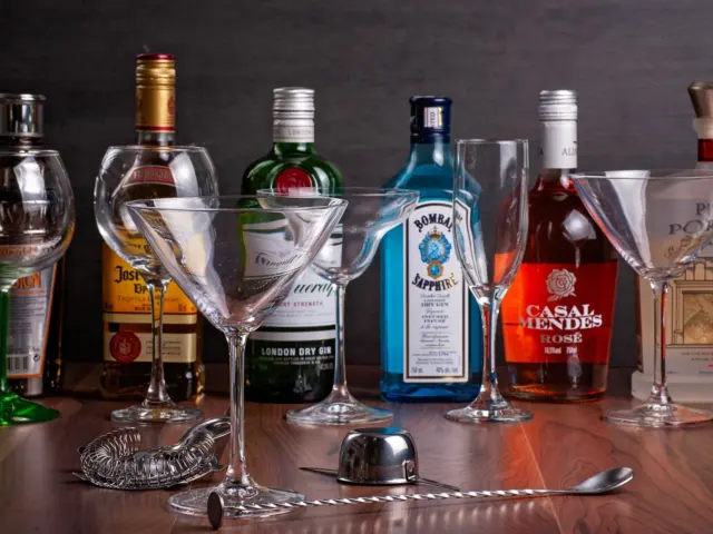Gin Vs Vodka: The 2026 Guide To Flavor, Uses, And Which One To Choose